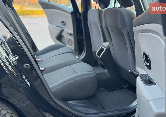 Черный Рено Меган, объемом двигателя 1.6 л и пробегом 199 тыс. км за 7900 $, фото 80 на Automoto.ua