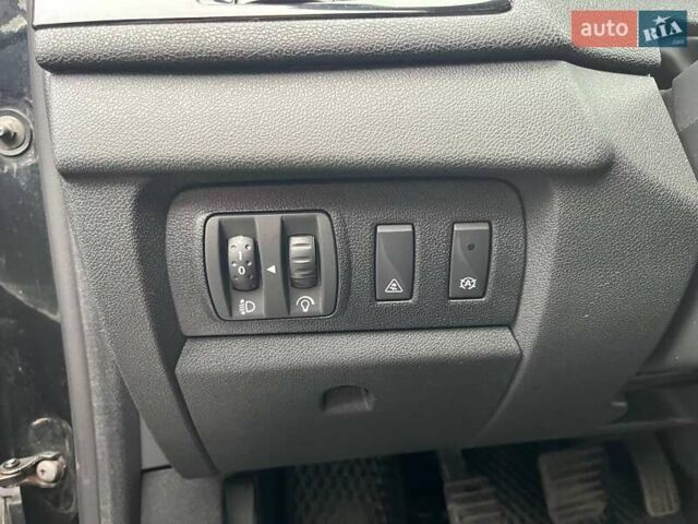 Черный Рено Меган, объемом двигателя 1.46 л и пробегом 259 тыс. км за 8290 $, фото 15 на Automoto.ua