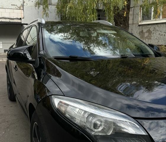 Рено Меган 2012 в Днепре (Днепропетровске) на Automoto.ua Черный Рено Меган, объемом двигателя 1.5 л и пробегом 230 тыс. км за 6900 $, фото 1 на Automoto.ua