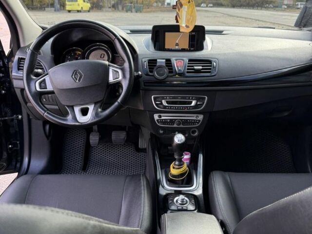 Черный Рено Меган, объемом двигателя 1.5 л и пробегом 290 тыс. км за 7800 $, фото 5 на Automoto.ua