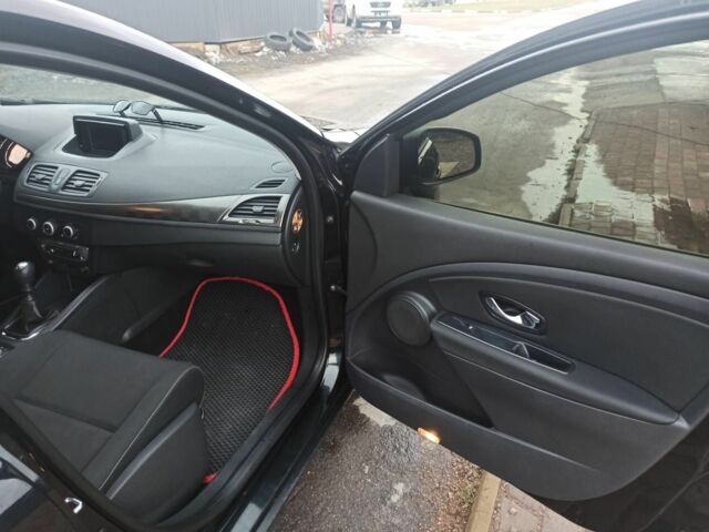 Рено Меган 2012 в Чугуеве на Automoto.ua Черный Рено Меган, объемом двигателя 0 л и пробегом 248 тыс. км за 7400 $, фото 5 на Automoto.ua