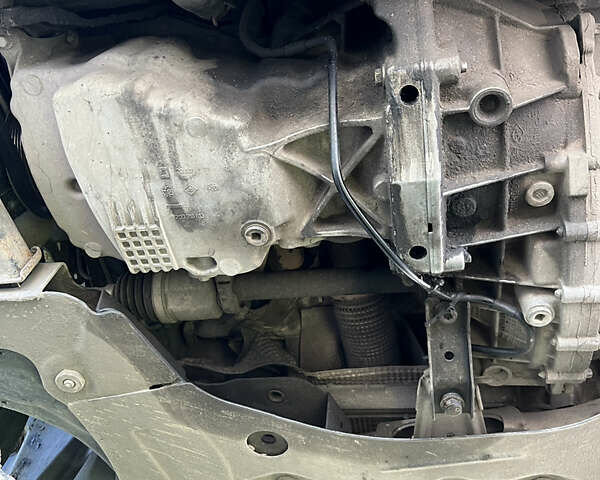 Черный Рено Меган, объемом двигателя 1.46 л и пробегом 300 тыс. км за 6999 $, фото 30 на Automoto.ua