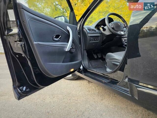Черный Рено Меган, объемом двигателя 1.46 л и пробегом 238 тыс. км за 8900 $, фото 53 на Automoto.ua