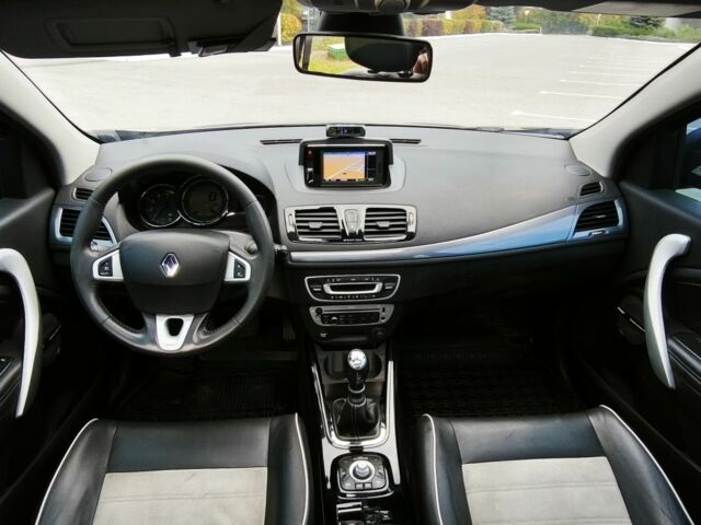 Черный Рено Меган, объемом двигателя 1.5 л и пробегом 237 тыс. км за 7900 $, фото 5 на Automoto.ua