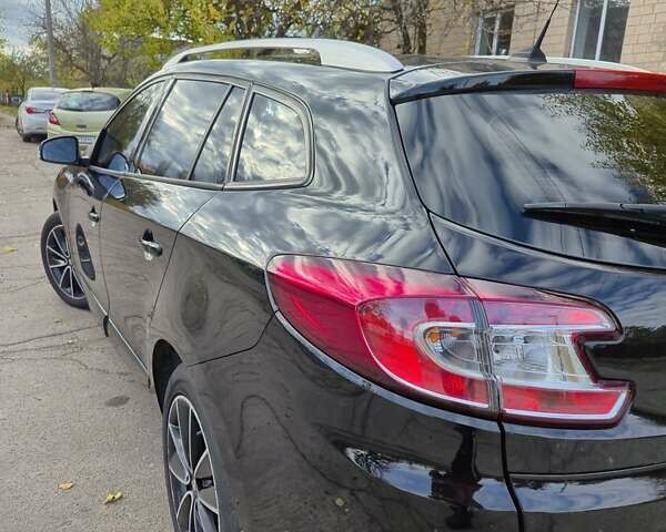 Черный Рено Меган, объемом двигателя 1.46 л и пробегом 270 тыс. км за 8600 $, фото 5 на Automoto.ua