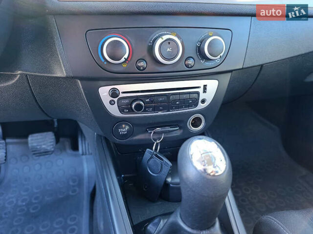 Чорний Рено Меган, об'ємом двигуна 1.6 л та пробігом 183 тис. км за 7500 $, фото 18 на Automoto.ua