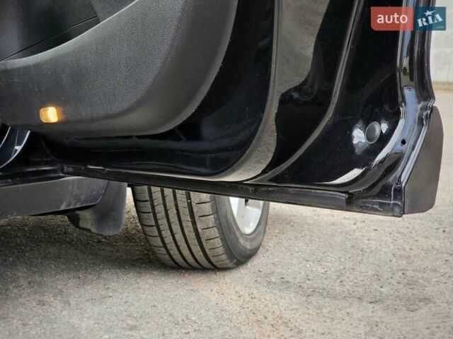 Черный Рено Меган, объемом двигателя 1.46 л и пробегом 238 тыс. км за 8900 $, фото 41 на Automoto.ua