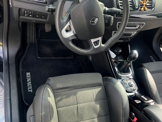 Черный Рено Меган, объемом двигателя 1.5 л и пробегом 230 тыс. км за 9900 $, фото 6 на Automoto.ua