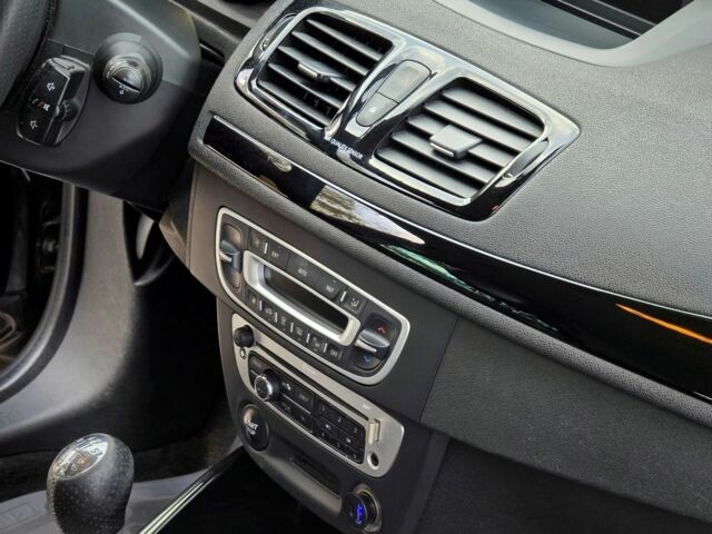 Чорний Рено Меган, об'ємом двигуна 1.5 л та пробігом 238 тис. км за 8900 $, фото 15 на Automoto.ua