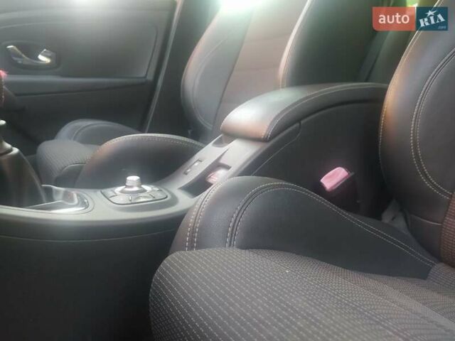 Черный Рено Меган, объемом двигателя 1.5 л и пробегом 188 тыс. км за 8400 $, фото 49 на Automoto.ua