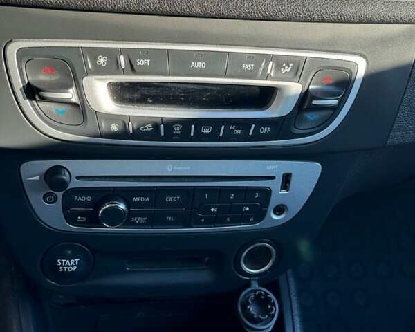 Черный Рено Меган, объемом двигателя 1.2 л и пробегом 250 тыс. км за 6000 $, фото 26 на Automoto.ua