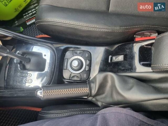 Рено Меган 2012 в Черкассах на Automoto.ua Черный Рено Меган, объемом двигателя 1.46 л и пробегом 208 тыс. км за 7650 $, фото 9 на Automoto.ua