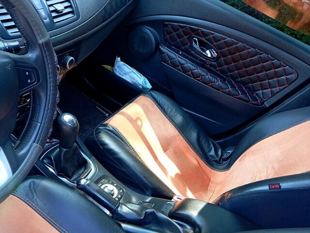 Черный Рено Меган, объемом двигателя 1.5 л и пробегом 249 тыс. км за 7200 $, фото 6 на Automoto.ua