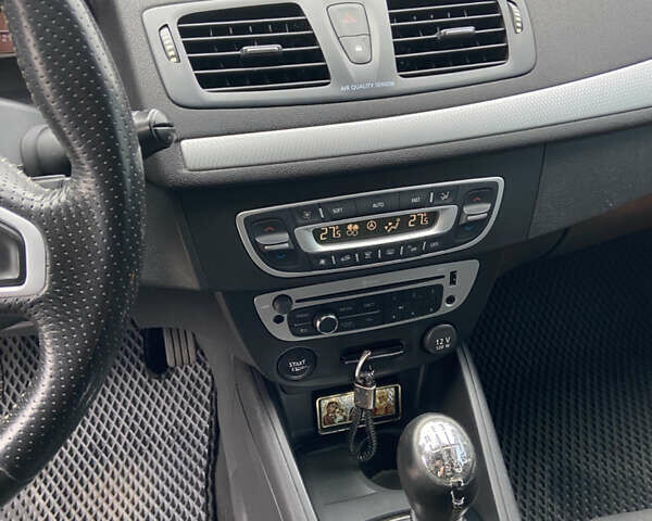 Чорний Рено Меган, об'ємом двигуна 1.5 л та пробігом 212 тис. км за 7550 $, фото 9 на Automoto.ua