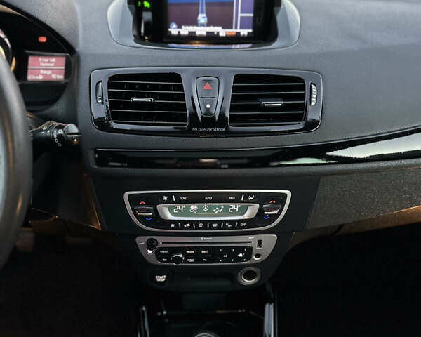 Черный Рено Меган, объемом двигателя 1.5 л и пробегом 270 тыс. км за 8900 $, фото 28 на Automoto.ua