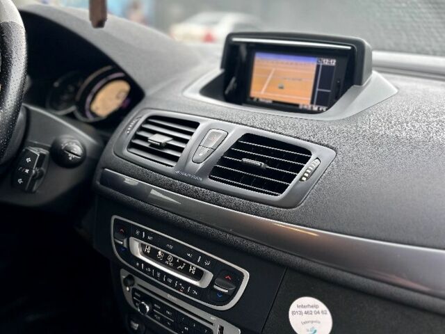 Черный Рено Меган, объемом двигателя 1.5 л и пробегом 234 тыс. км за 8999 $, фото 19 на Automoto.ua