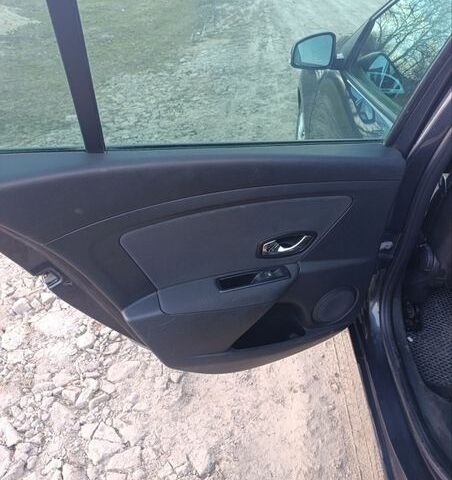 Черный Рено Меган, объемом двигателя 1.5 л и пробегом 252 тыс. км за 8200 $, фото 13 на Automoto.ua