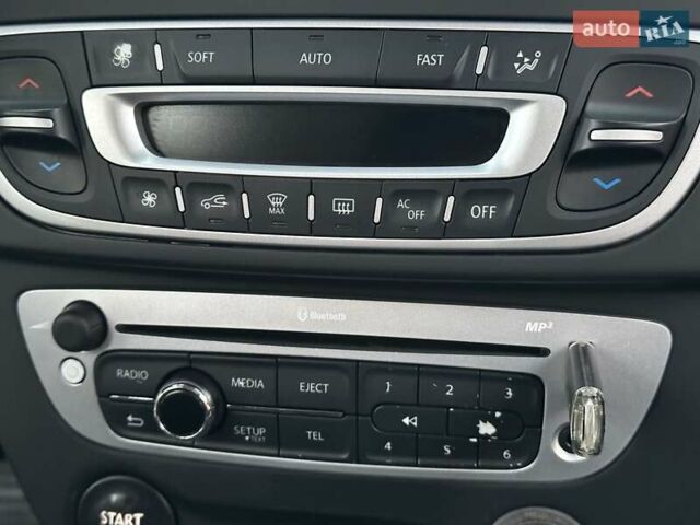 Рено Меган 2012 в Николаеве на Automoto.ua Черный Рено Меган, объемом двигателя 1.5 л и пробегом 275 тыс. км за 7700 $, фото 35 на Automoto.ua