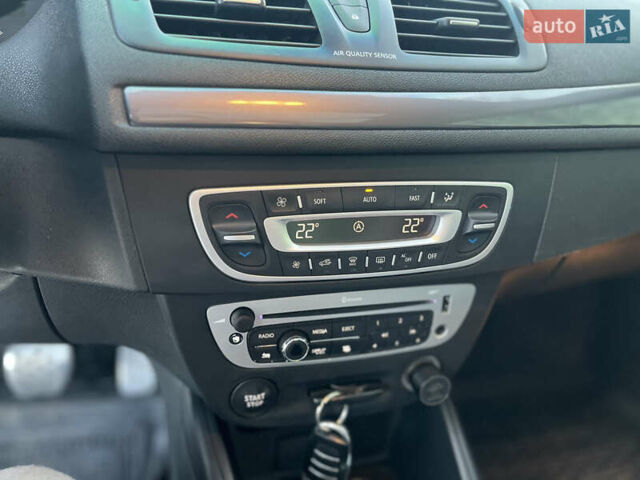 Черный Рено Меган, объемом двигателя 1.5 л и пробегом 139 тыс. км за 10500 $, фото 22 на Automoto.ua