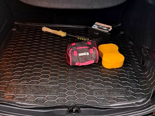 Чорний Рено Меган, об'ємом двигуна 1.5 л та пробігом 251 тис. км за 8300 $, фото 5 на Automoto.ua