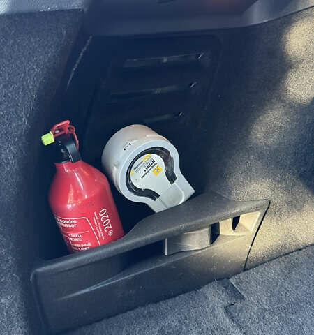 Черный Рено Меган, объемом двигателя 1.46 л и пробегом 220 тыс. км за 9300 $, фото 17 на Automoto.ua