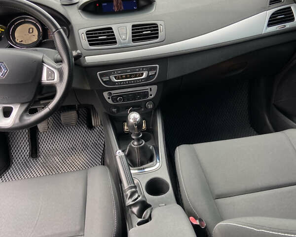 Чорний Рено Меган, об'ємом двигуна 1.5 л та пробігом 212 тис. км за 7550 $, фото 11 на Automoto.ua