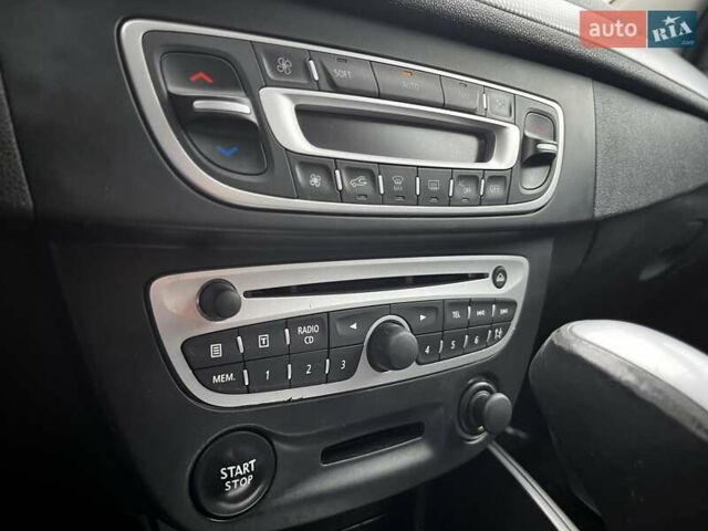 Черный Рено Меган, объемом двигателя 1.5 л и пробегом 289 тыс. км за 7650 $, фото 52 на Automoto.ua