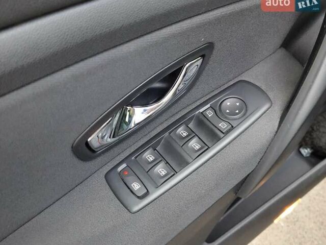 Черный Рено Меган, объемом двигателя 1.5 л и пробегом 360 тыс. км за 7799 $, фото 4 на Automoto.ua