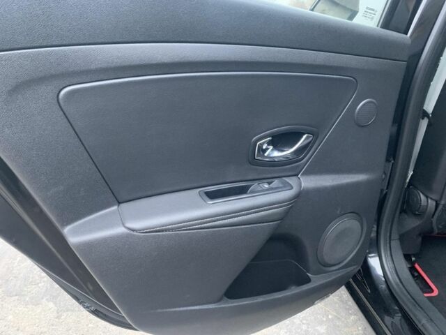 Черный Рено Меган, объемом двигателя 1.5 л и пробегом 240 тыс. км за 7850 $, фото 11 на Automoto.ua