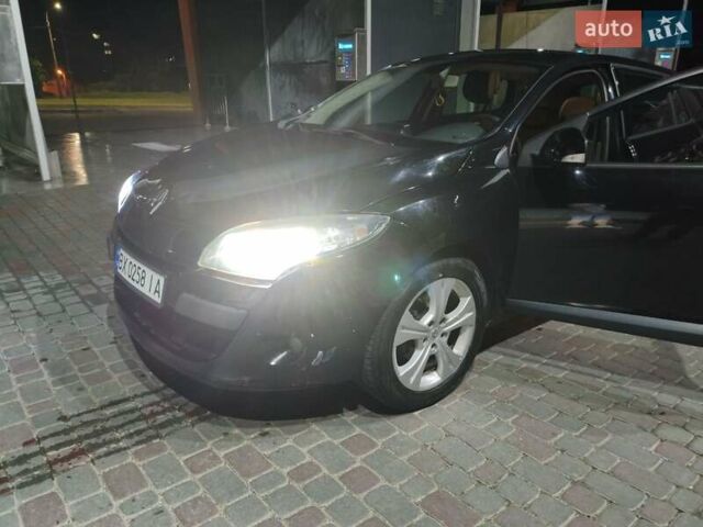Рено Меган 2012 у Хмельницькому на Automoto.ua Чорний Рено Меган, об'ємом двигуна 1.46 л та пробігом 378 тис. км за 6400 $, фото 23 на Automoto.ua