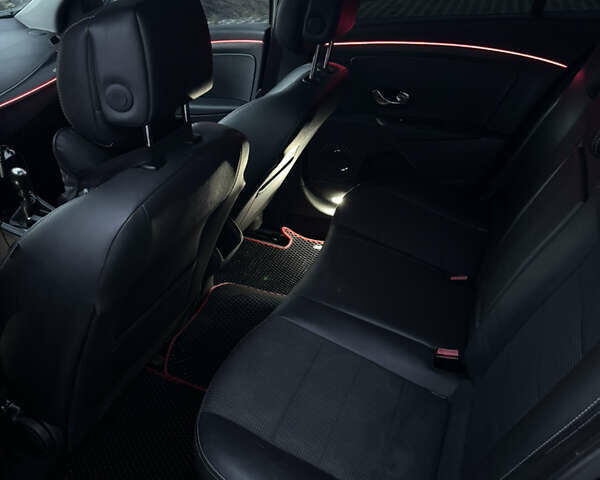 Черный Рено Меган, объемом двигателя 1.46 л и пробегом 325 тыс. км за 8000 $, фото 9 на Automoto.ua