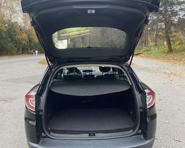 Чорний Рено Меган, об'ємом двигуна 1.46 л та пробігом 209 тис. км за 7500 $, фото 6 на Automoto.ua