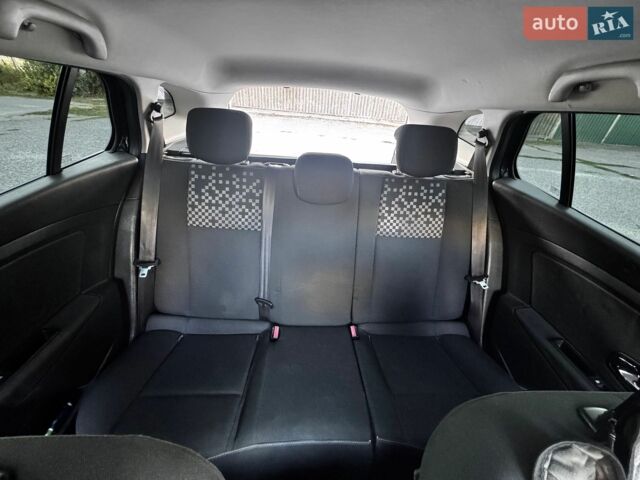Черный Рено Меган, объемом двигателя 1.46 л и пробегом 262 тыс. км за 8300 $, фото 31 на Automoto.ua