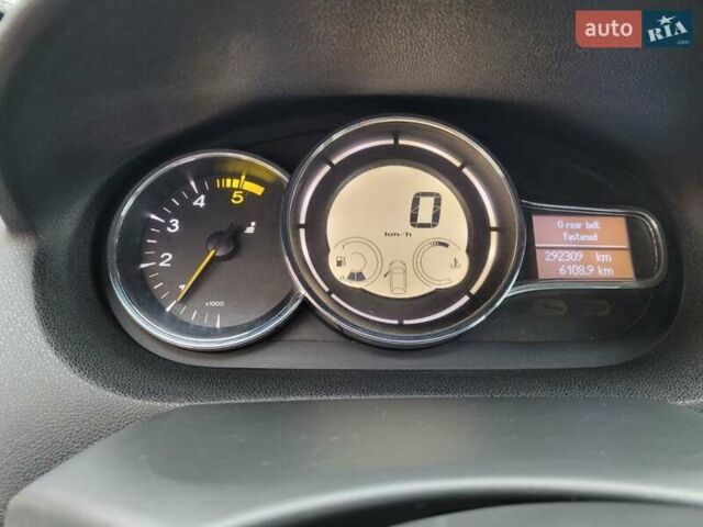 Чорний Рено Меган, об'ємом двигуна 1.5 л та пробігом 290 тис. км за 7700 $, фото 15 на Automoto.ua