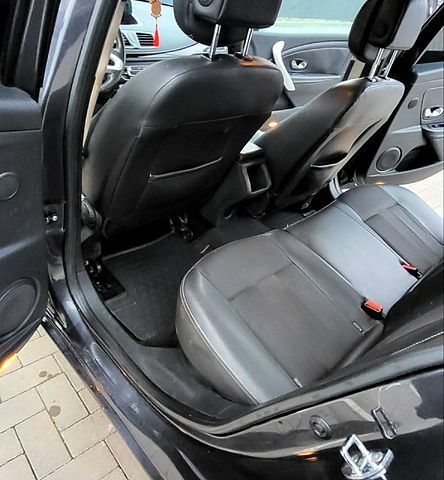 Чорний Рено Меган, об'ємом двигуна 1.5 л та пробігом 0 тис. км за 7500 $, фото 2 на Automoto.ua