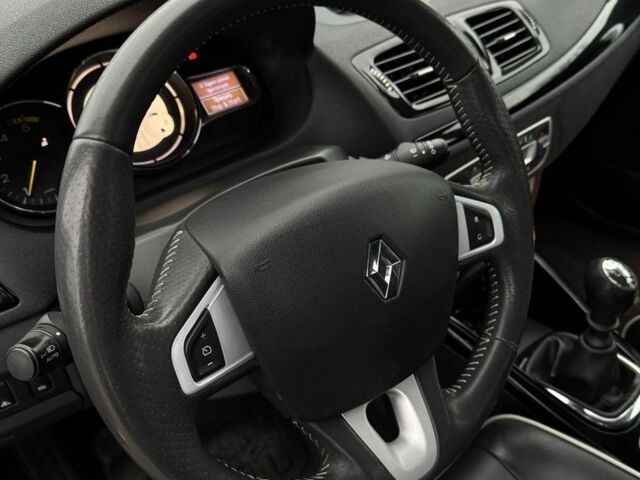 Черный Рено Меган, объемом двигателя 1.5 л и пробегом 238 тыс. км за 8300 $, фото 13 на Automoto.ua