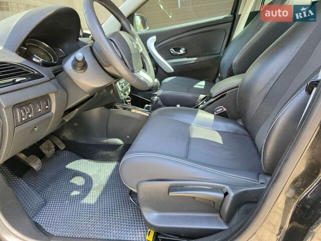 Черный Рено Меган, объемом двигателя 1.46 л и пробегом 256 тыс. км за 8150 $, фото 11 на Automoto.ua