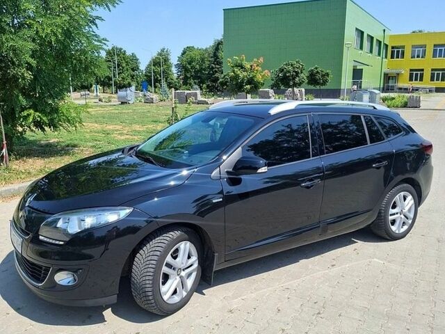 Черный Рено Меган, объемом двигателя 1.46 л и пробегом 300 тыс. км за 8100 $, фото 7 на Automoto.ua