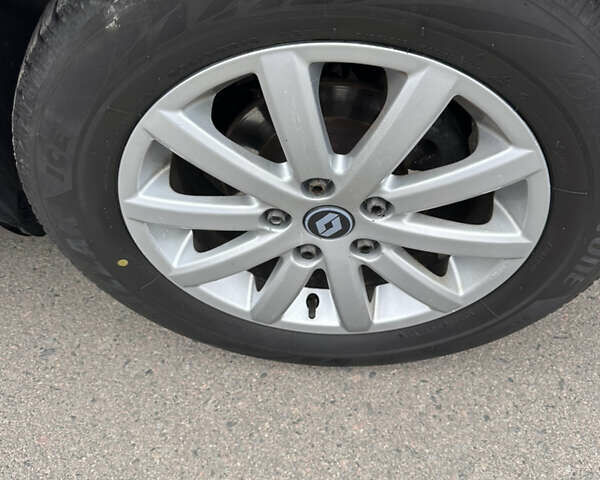 Черный Рено Меган, объемом двигателя 1.5 л и пробегом 229 тыс. км за 8500 $, фото 35 на Automoto.ua