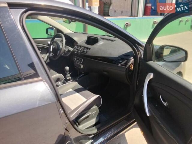 Черный Рено Меган, объемом двигателя 1.46 л и пробегом 240 тыс. км за 9000 $, фото 3 на Automoto.ua
