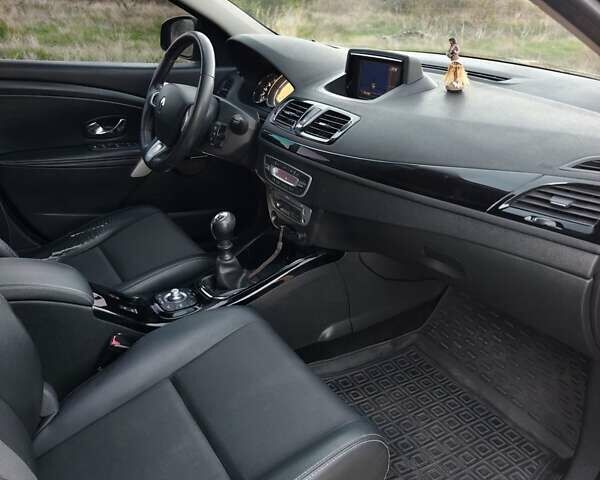 Черный Рено Меган, объемом двигателя 1.4 л и пробегом 187 тыс. км за 7100 $, фото 33 на Automoto.ua