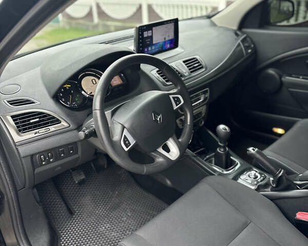 Черный Рено Меган, объемом двигателя 1.5 л и пробегом 229 тыс. км за 8500 $, фото 18 на Automoto.ua