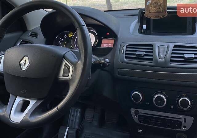 Чорний Рено Меган, об'ємом двигуна 1.46 л та пробігом 235 тис. км за 8000 $, фото 15 на Automoto.ua