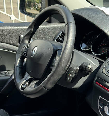 Черный Рено Меган, объемом двигателя 1.5 л и пробегом 210 тыс. км за 9400 $, фото 26 на Automoto.ua