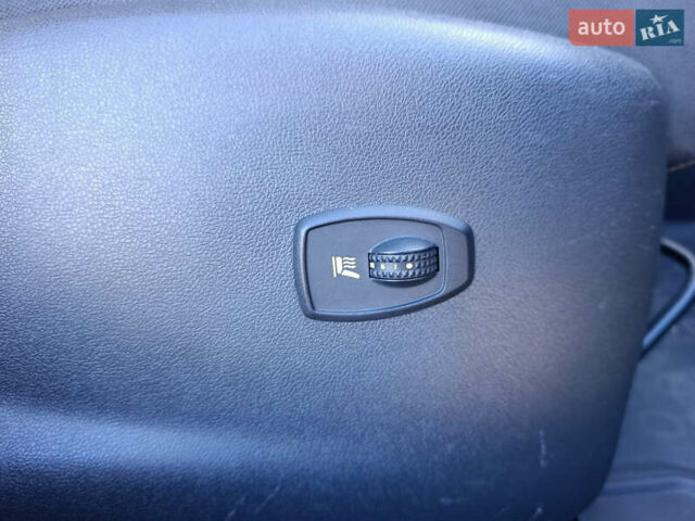 Чорний Рено Меган, об'ємом двигуна 1.6 л та пробігом 183 тис. км за 7500 $, фото 29 на Automoto.ua