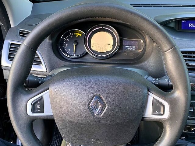 Черный Рено Меган, объемом двигателя 1.5 л и пробегом 210 тыс. км за 8800 $, фото 4 на Automoto.ua