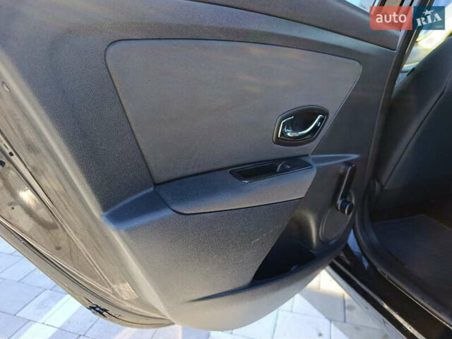 Чорний Рено Меган, об'ємом двигуна 1.6 л та пробігом 183 тис. км за 7500 $, фото 22 на Automoto.ua