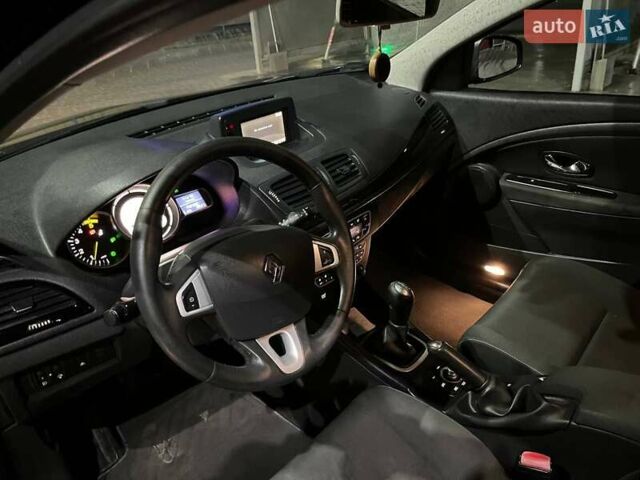 Рено Меган 2012 у Хмельницькому на Automoto.ua Чорний Рено Меган, об'ємом двигуна 1.46 л та пробігом 378 тис. км за 6400 $, фото 17 на Automoto.ua