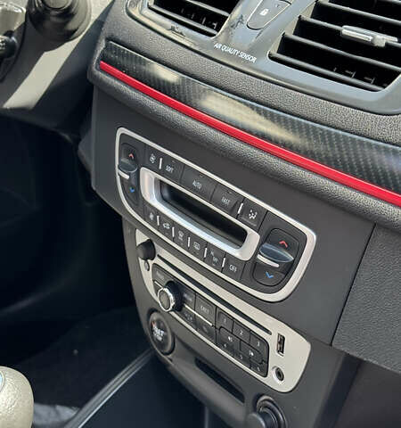 Черный Рено Меган, объемом двигателя 1.5 л и пробегом 210 тыс. км за 9400 $, фото 23 на Automoto.ua