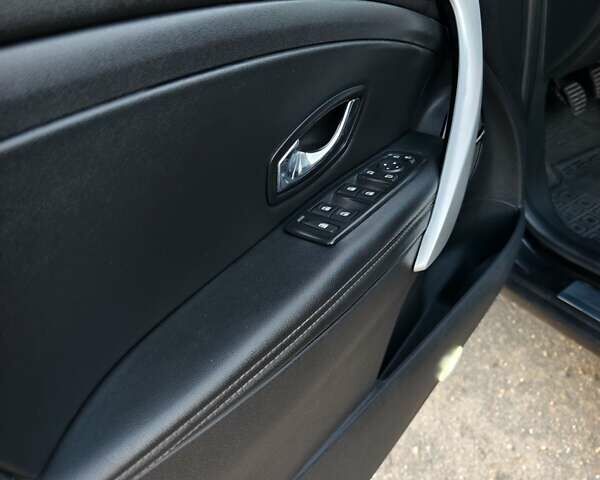 Черный Рено Меган, объемом двигателя 1.4 л и пробегом 187 тыс. км за 7100 $, фото 18 на Automoto.ua